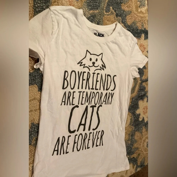 Cute “cats” tee - Picture 3 of 5
